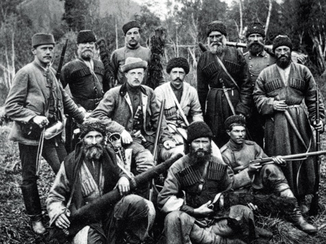 Казаки-охотники: на фото у казаков можно видеть 4,2-линейные винтовки системы «Бердан № 2»; охотничье ружье есть в руках единственного охотника-неказака в центре фото.
