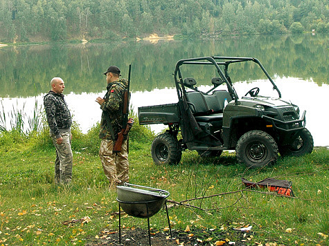 Поехать на охоту или рыбалку на Polaris Ranger Diesel HD — самое милое дело. И проедешь туда, где пешком не всякий пройдет, и во вместительном кузове с высокими бортами места найдется абсолютно подо все, чтобы комфортно провести время на природе за любимым делом.