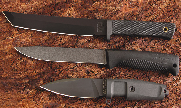 Cold Steel Recon Tanto (наверху), нож полковника Пелтонена Fiskars