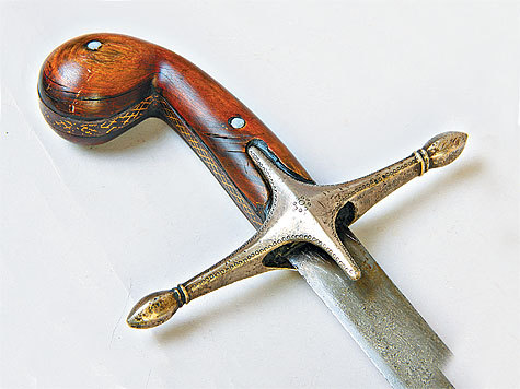 Изображение Булатная сабля турецкой работы. Накладки на рукояти из рожек жирафа. 