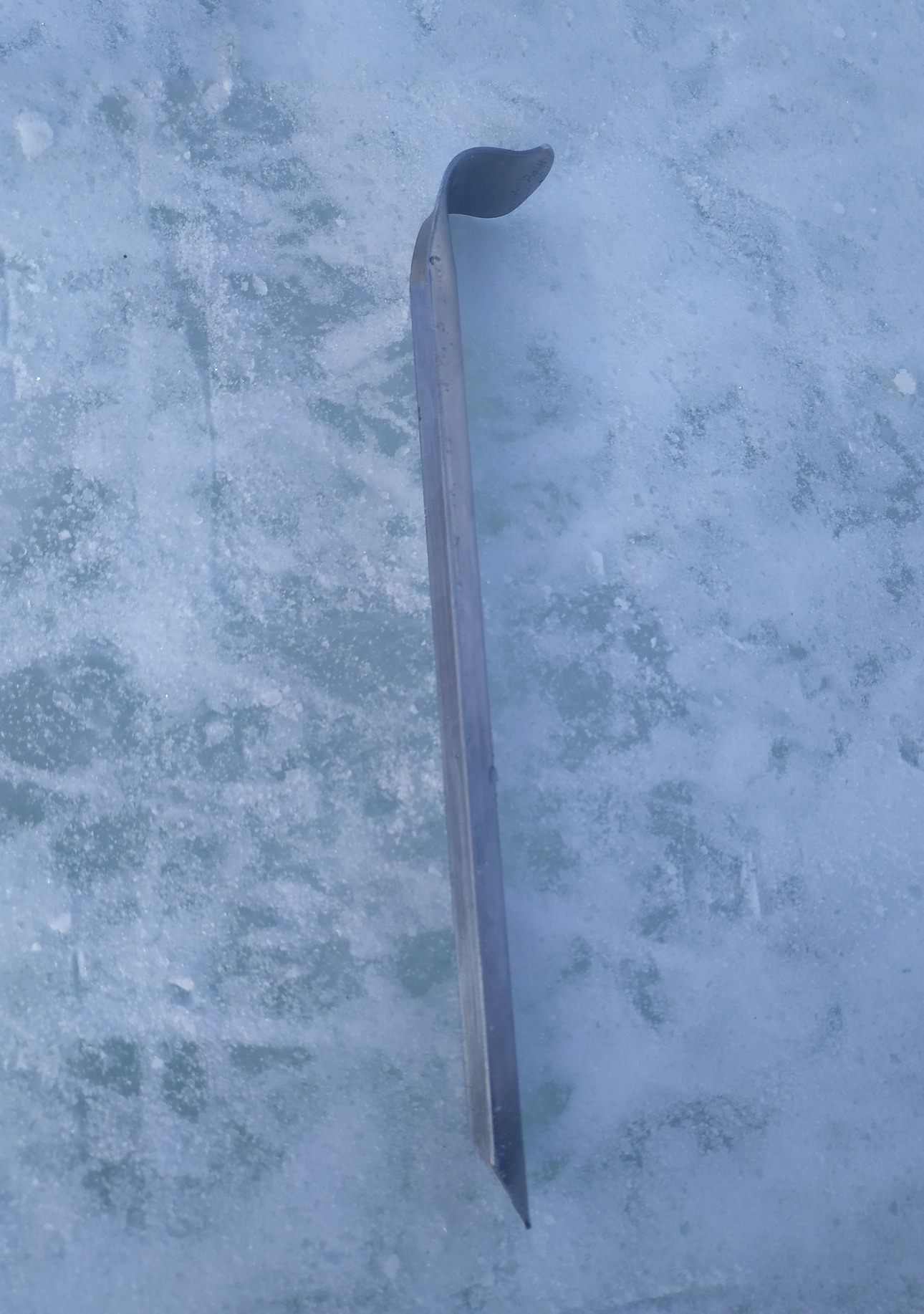 Изображение На рыхлом льду лучше использовать спасалки V-образной формы.
Фото: Владимир Тетера 