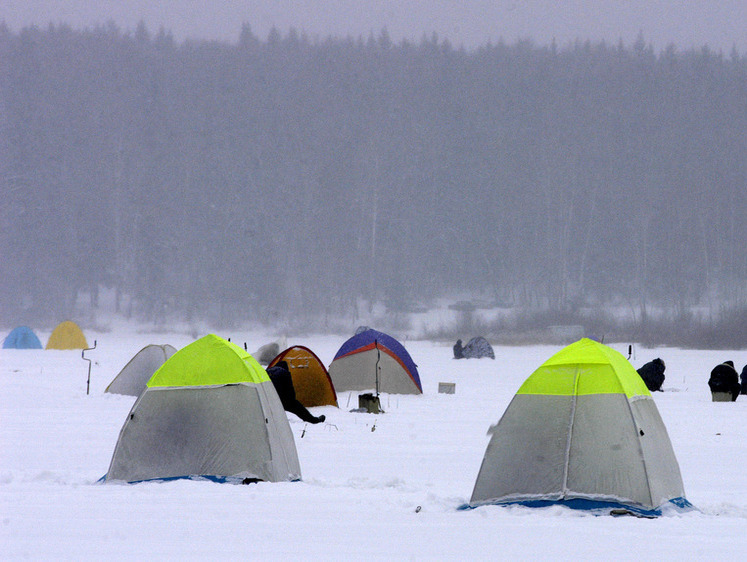 Изображение Под Архангельском рыбаки отравились в палатке угарным газом