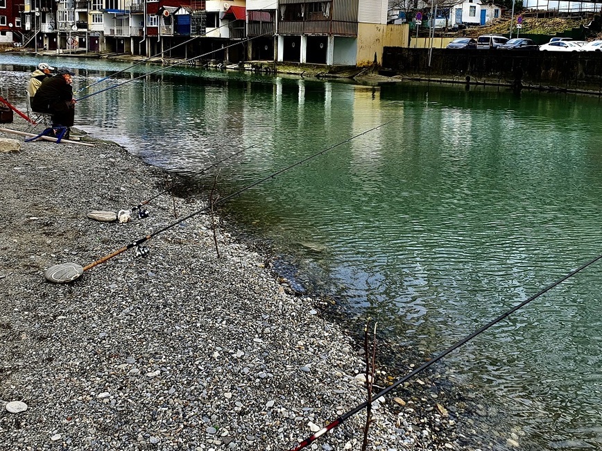 Изображение Снасти заброшены и ждут поклевок. Фото: Шеляга Геннадия. 