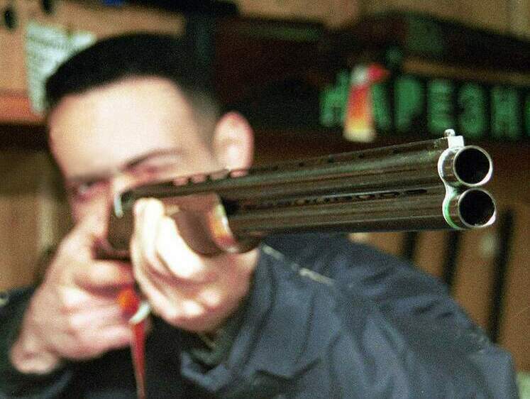 В Краснодаре пьяный дебошир ранил полицейского из охотничьего ружья
