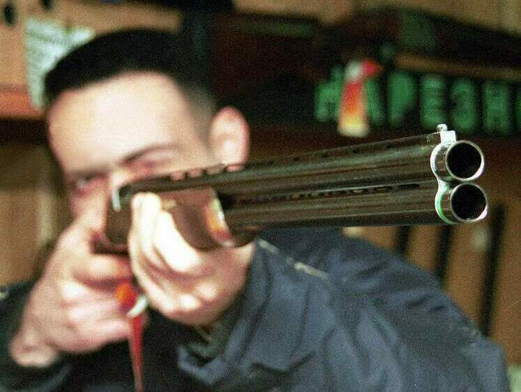 Изображение В Волгоградской области пьяный охотник начал палить с балкона