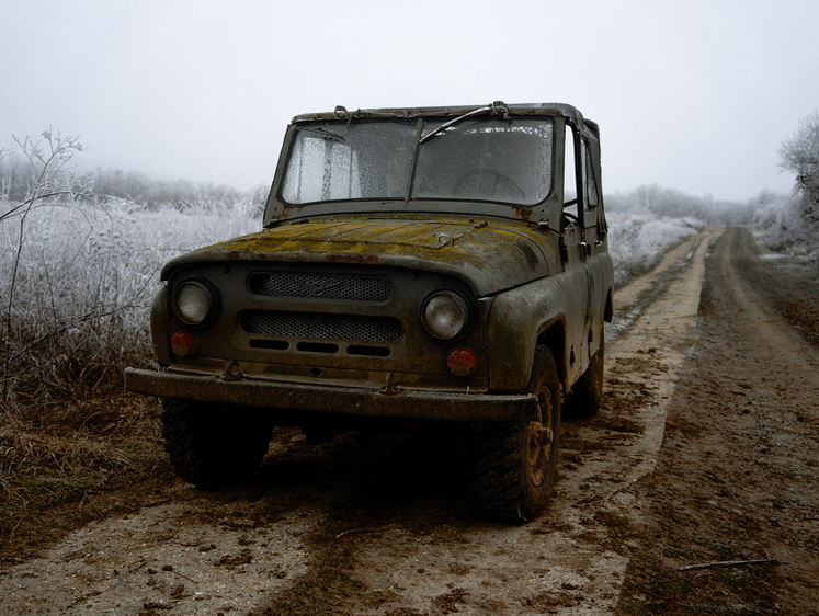 Изображение Под Челябинском грибник увяз в грязи с машиной во время ливня