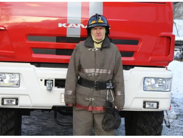 Изображение Камчатского пожарного за спасение собаки выдвинули на премию