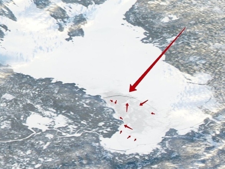 Изображение Оно треснуло: Онежское озеро стало опасным для зимней рыбалки (фото)