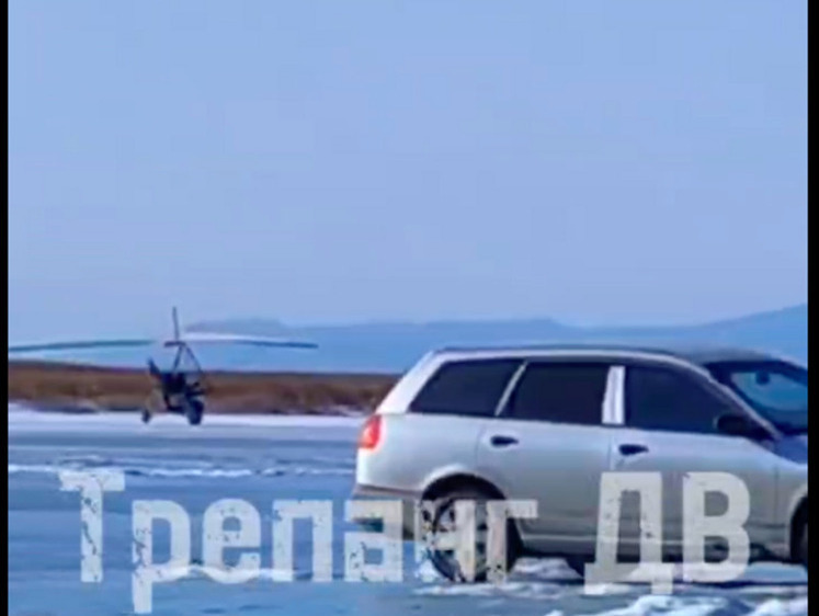 Изображение Необычный летательный аппарат используют для рыбалки в Приморье