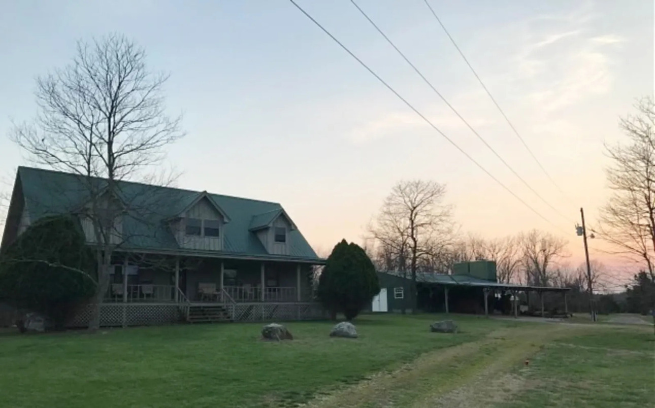 Изображение Дом Партенов в Арканзасе по-прежнему остается излюбленным местом для семьи заядлых охотников. Авторское фото 