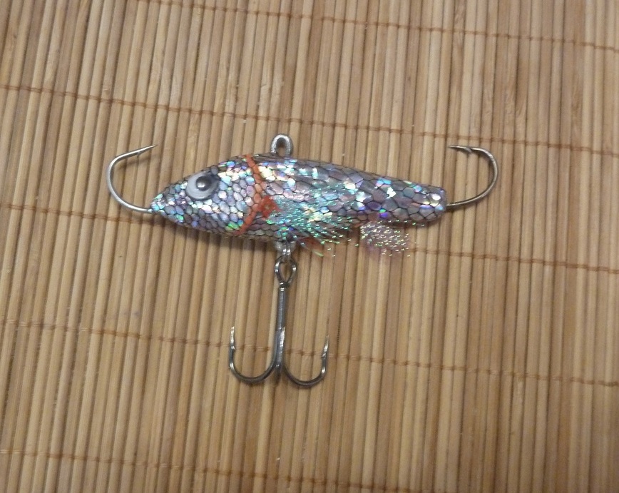 Изображение Вторая сторона самодельного раттлина с магнитами. Фото: Смирнова Александра. 