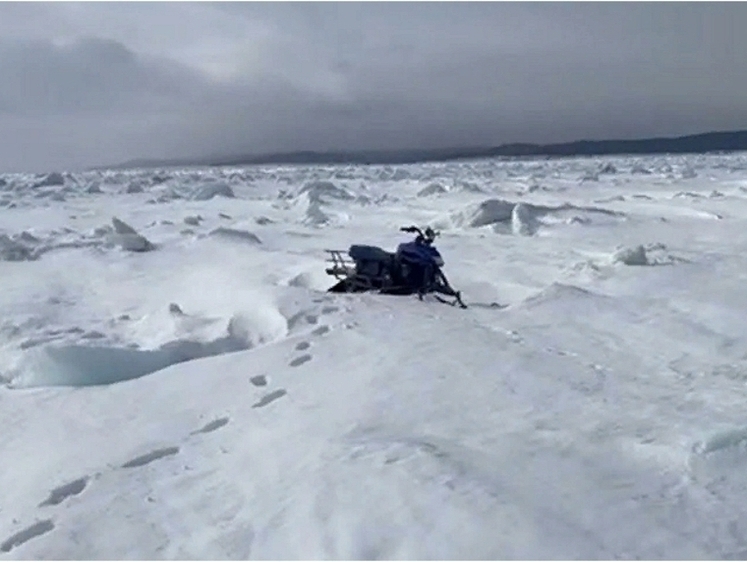 Изображение На Сахалине найдены бесхозный снегоход и палатка — рыбак исчез
