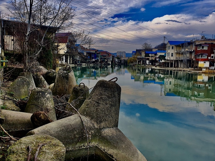 Изображение Устье реки Дагомыс – осталось только под водой и в небе дома построить. Фото: Шеляга Геннадия.