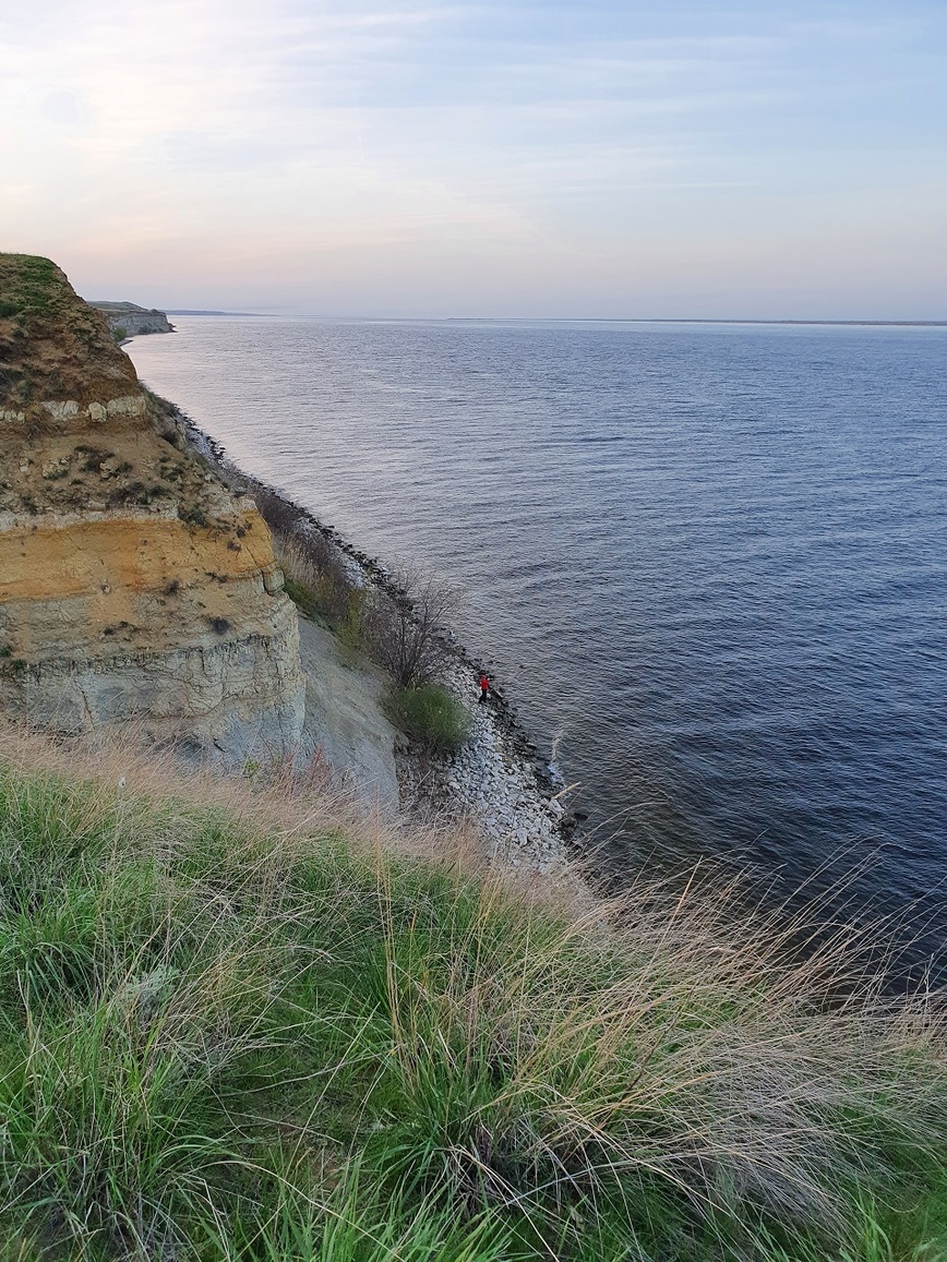 Изображение В мае стоять в воде холодно – с бровкой надо как-то бороться. Фото: Коломийца Алексея. 