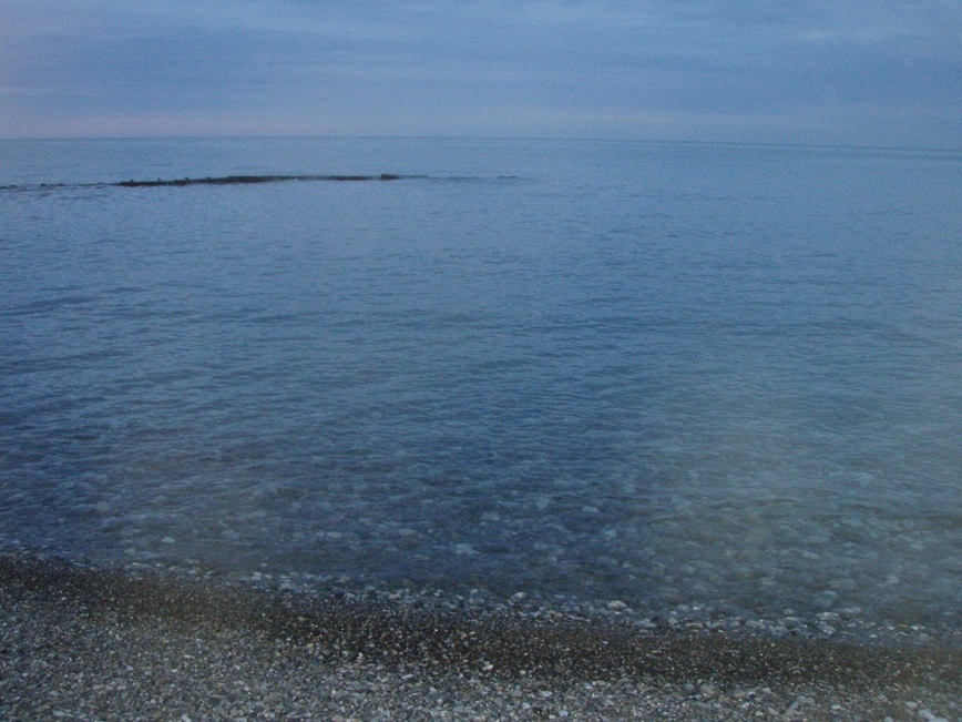 Изображение Такие места, где заканчивается линия волнорезов, являются самыми уловистыми. Фото: Шеляга Геннадия.