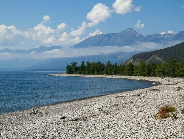 Изображение На берегу Байкала взяли и построили бетонный забор