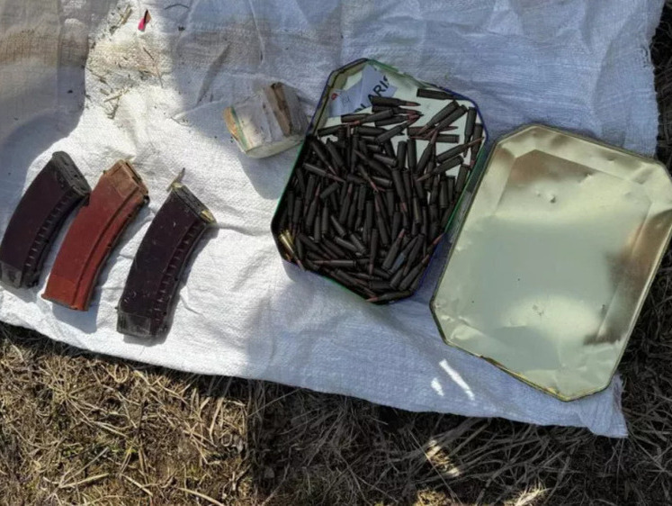 Изображение Попался: когда полиция нагрянула с обыском, ружья полетели в окно
