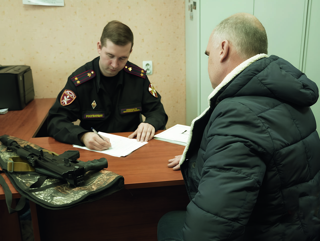 Изображение При продаже нарезного оружия или его сдаче на уничтожение нужно пройти процедуру контрольного отстрела. ФОТО: rosguard.gov.ru