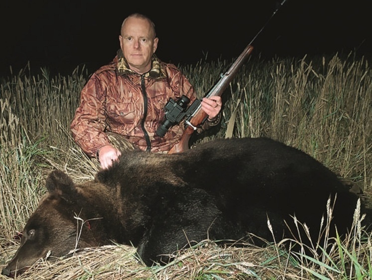 Грохот выстрела слился с ударом по черепу. Звериные ночи охоты