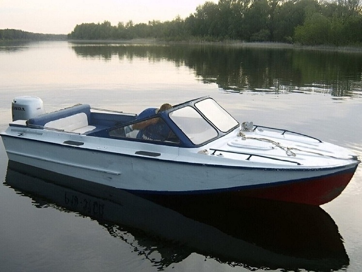 Браконьер поймал шесть лососей, 200 часов работ и лишился катера 