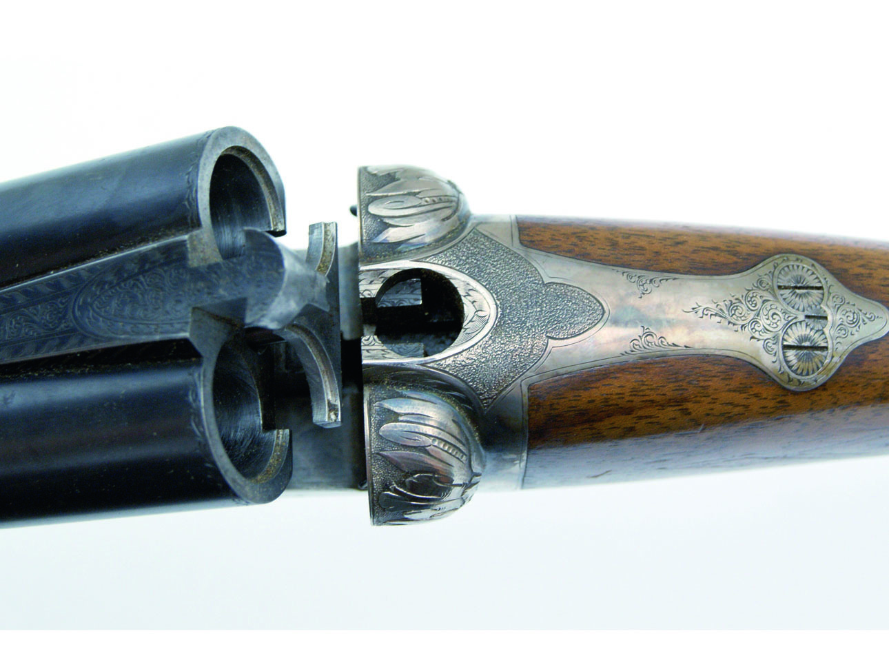 Изображение Двустволка «Идеал» Сент-Этьенской оружейной мануфактуры выпускалась в 25 вариантах исполнения. Фото: Юрий МАСЛОВ 