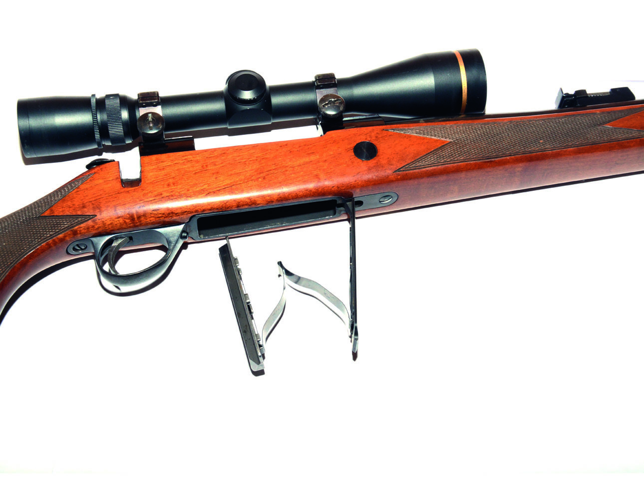 Изображение Устройство магазина напоминает конструкцию «Маузера 98К» — надежную и проверенную временем. Фото: Сергей СМОЛНИН 