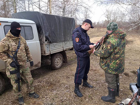 Изображение Росгвардия проверяет красноярских охотников