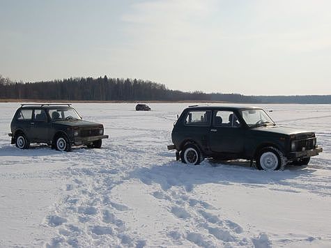 Изображение Люди и машины тонут несмотря на предупреждения