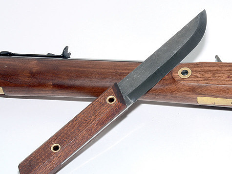История появления первых охотничьих ножей
