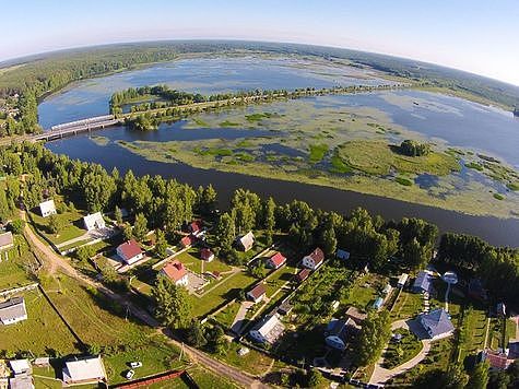 Изображение Земельный участок на водном объекте признан незаконным