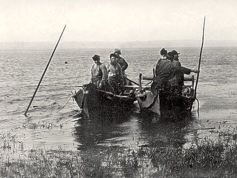 Изображение В Астрахани ловят по открытой воде