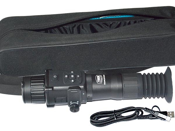 Изображение Фото- и видеоизображения могут быть скопированы с прибора с помощью специального кабеля, который идет в комплекте. Фото автора.