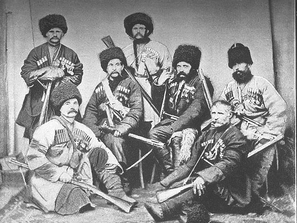 Изображение Нет ни одной фотографии казаков прошлого и позапрошлого веков, где бы был запечатлен пластунский нож. Фото автора.