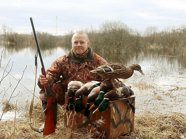охота на уток тур. охота с подсадной уткой весной. охота с подсадной уткой на селезня. охота с подсадной уткой весной на селезня. весенняя охота с подсадной уткой на селезня.