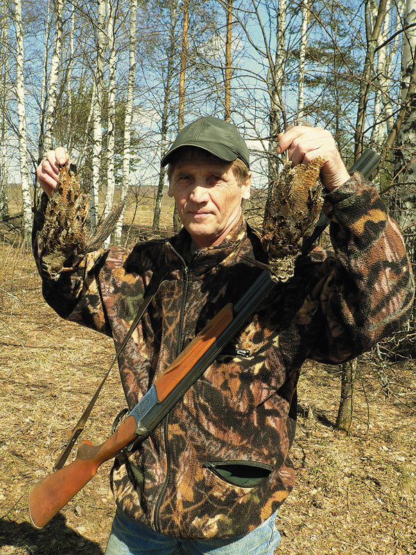 Изображение Фото Сергея Фокина
Охота на тяге редко бывает результативной. Но охотники нередко фотографируются с добычей, собранной за несколько дней охоты. 