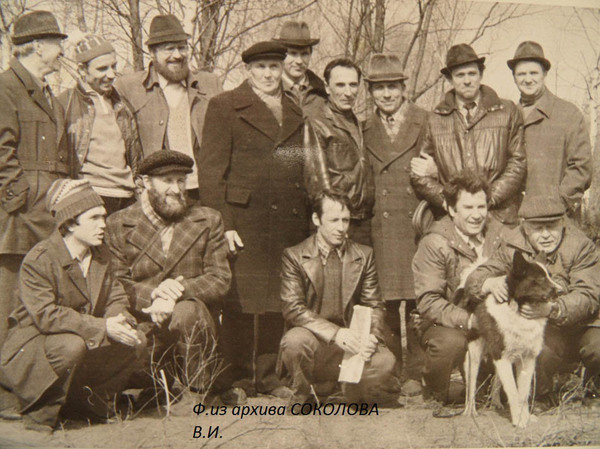 Изображение Кучум 3777 на фото внизу, справа. Второй справа (с Кучумом) Минин Вадим Николаевич.