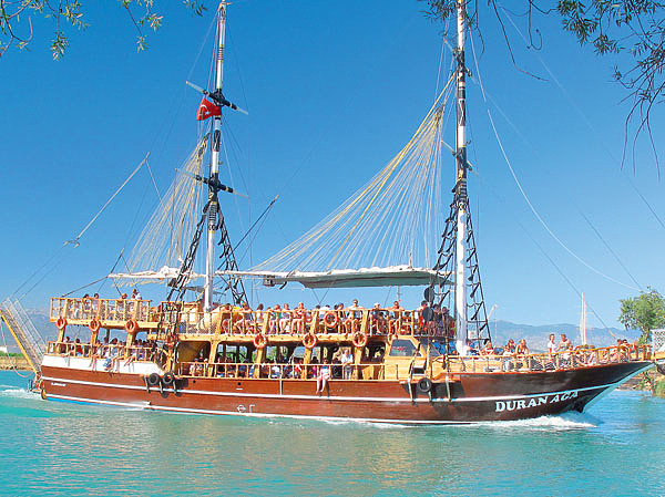 Изображение И музыка гремит курортно-турецкая. Фото: Алексей Коломиец.