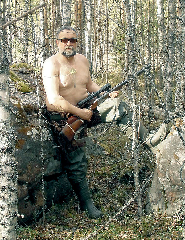 Изображение Когда жарко от ходьбы и припекающего солнца, хочется снять верхнюю одежду. Фото автора. 