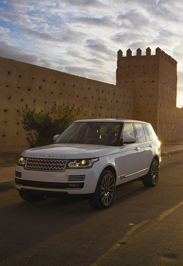 Изображение 420 кг  «сбросил» новый Range Rover за счет увеличения доли алюминия в конструкции кузова и в агрегатах. 