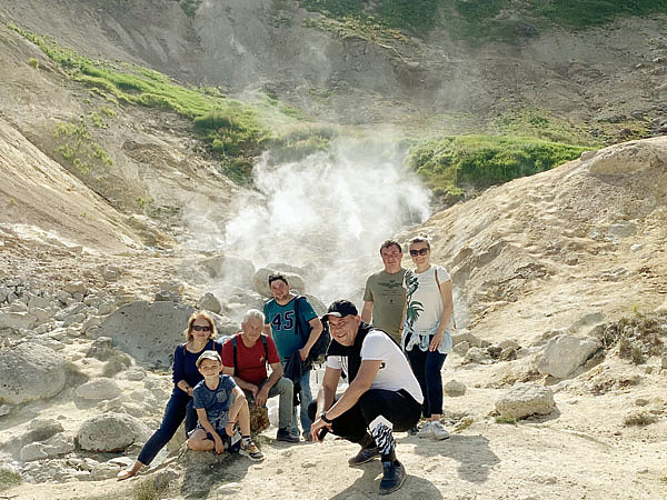 Изображение В Малой Долине гейзеров намного теплее, чем в окрестностях. Фото: Климовой Маруси.