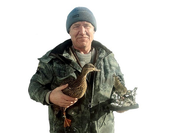 Изображение Победитель весенней выставки КЛРПУ Виктор Конушкин с питомицей. Веневский р-н, Тульская обл. ФОТО: СЕРГЕЙ ОСОКИН, АЛЕКСАНДР МИХАЙЛОВ