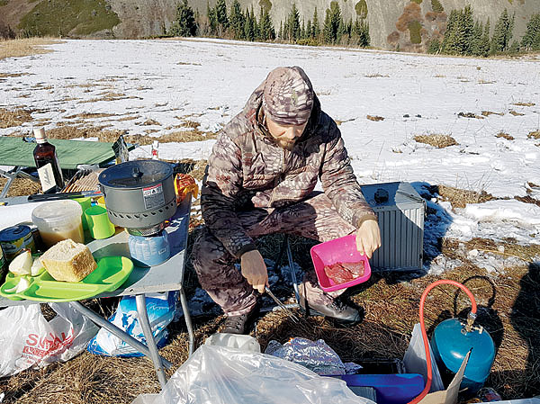 Изображение Поломка правой полуоси дала мне возможность задержаться в горах еще на двое суток. Фото автора. 
