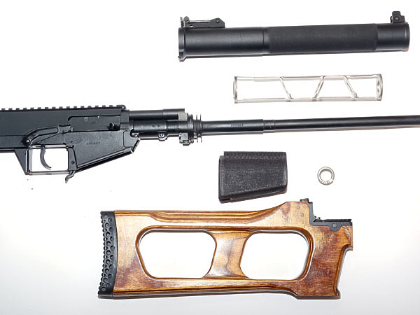 Изображение Разобранное ружье внешне отличается длиной ствола. Фото автора.