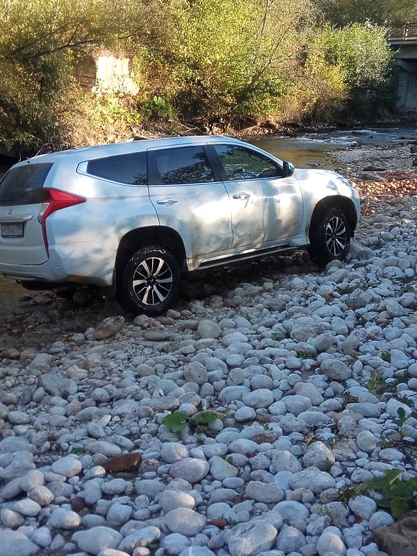 Изображение Испытывали различные режимы езды, такие как помощь при спуске с горы - не понравилось откровенно. Или езда по камням - понравилось очень.