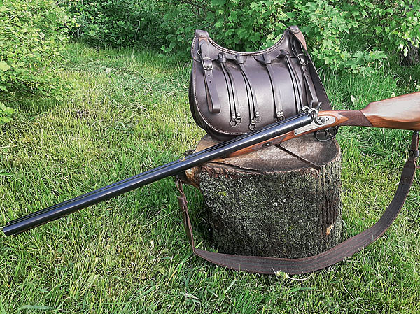 Изображение Горизонталка с внешними курками и ягдташ — классический охотничий натюрморт.  ФОТО: ДМИТРИЙ КИСИЛЕВ