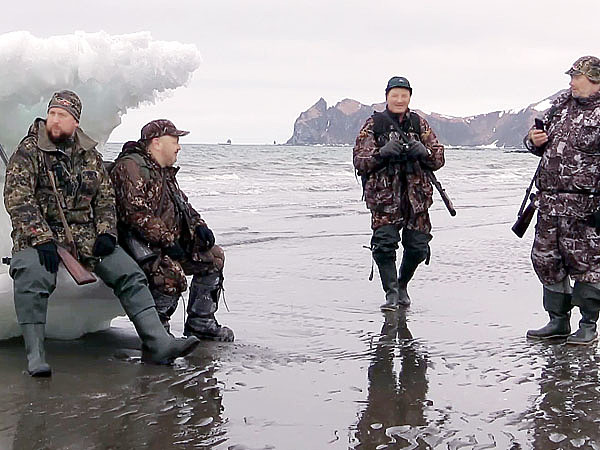 Изображение Морской берег — излюбленное место всех медведей. Фото автора.