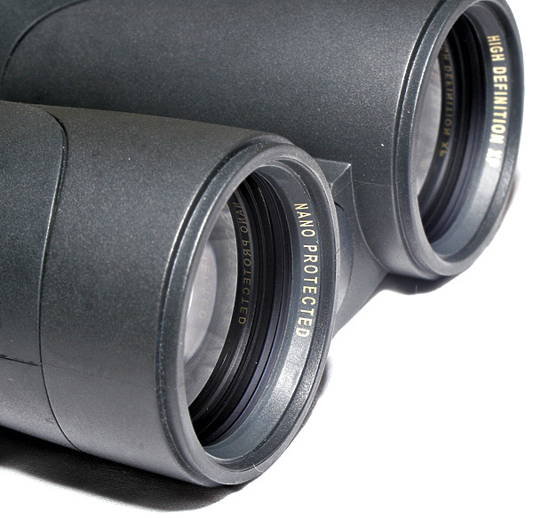 Изображение Новое внешнее покрытие линз NANO-PROTECTED защищает их от загрязнения и упрощает их чистку.