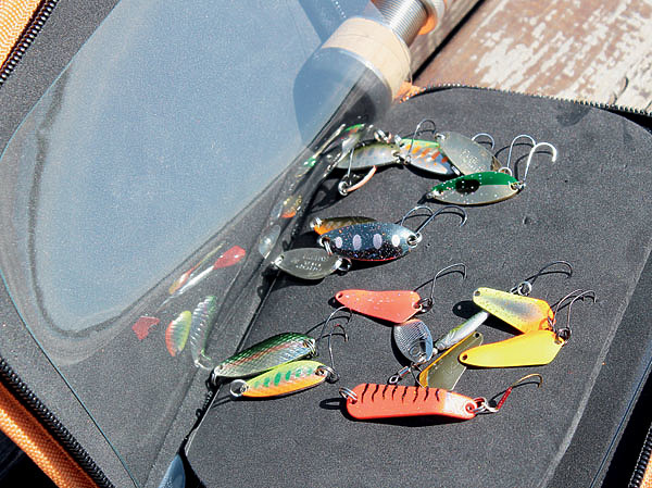 Изображение Набор блесен, актуальных как осенью, так и зимой. Фото: Николай Лебедев.