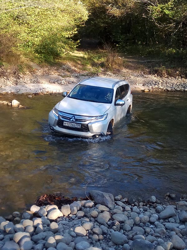 Изображение Не зря многие поколения участников всевозможных ралли строят свои внедорожные монстры на базе Паджеро.
