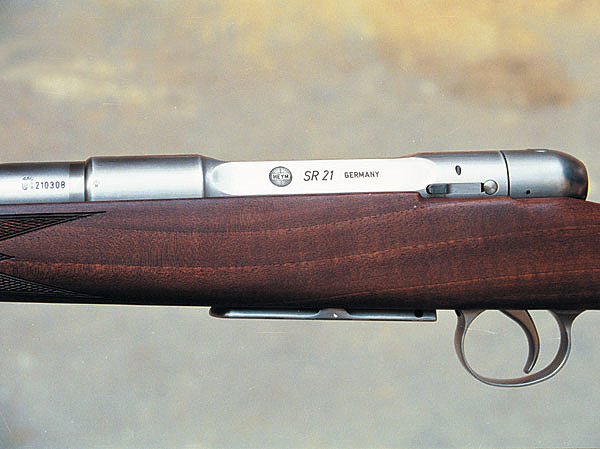 Изображение Несмотря на то что винтовка модульная, ствол и коробка неразъемные. ФОТО: АЛЕКСАНДР МИШИН 